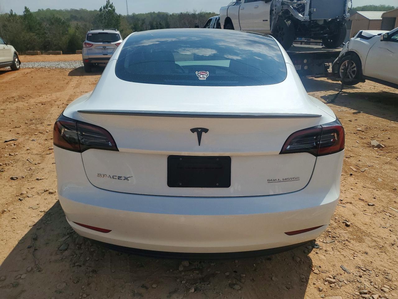 2023 Tesla Model 3 - Фото 6