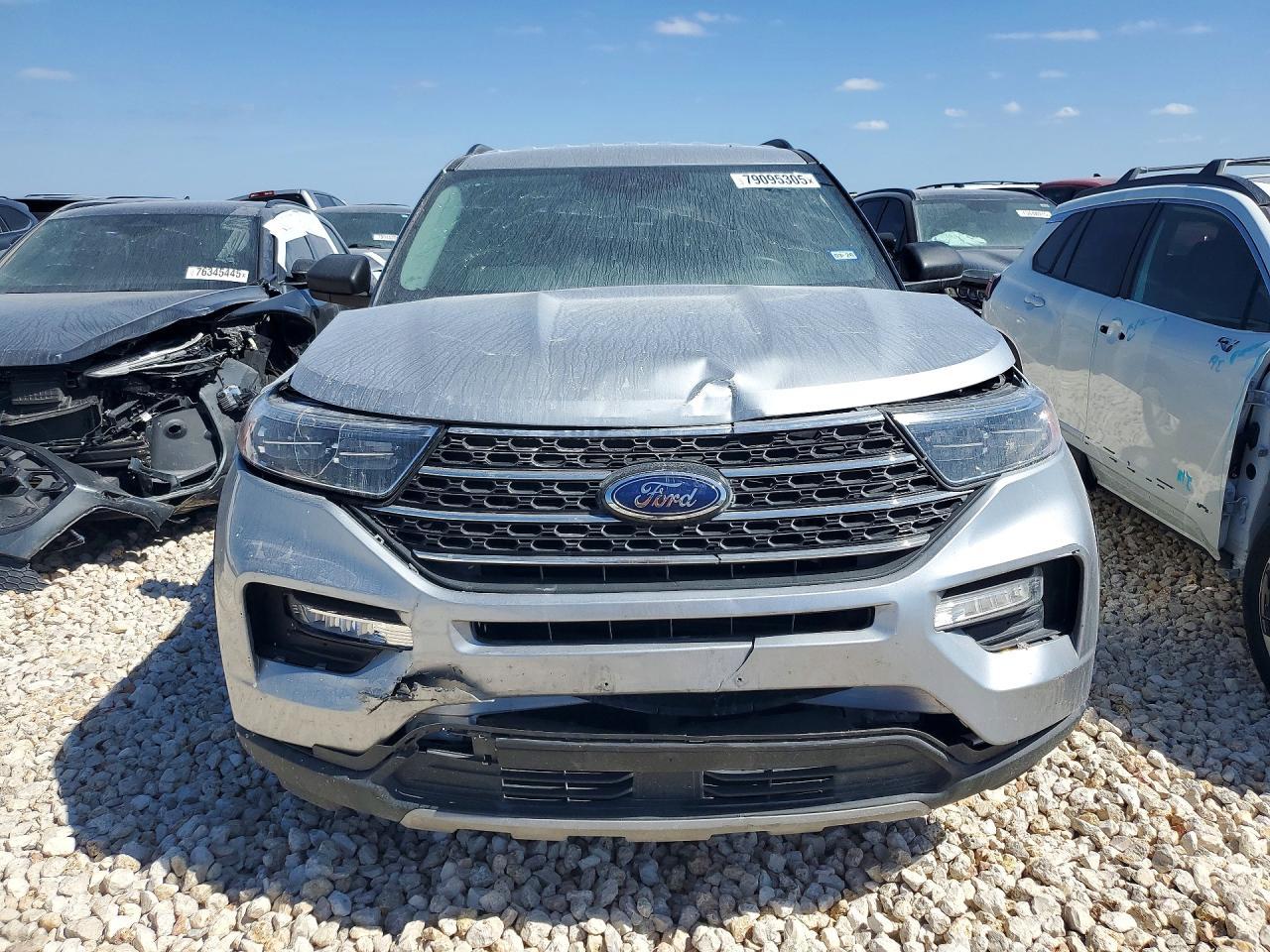 2023 Ford Explorer X - Image 5