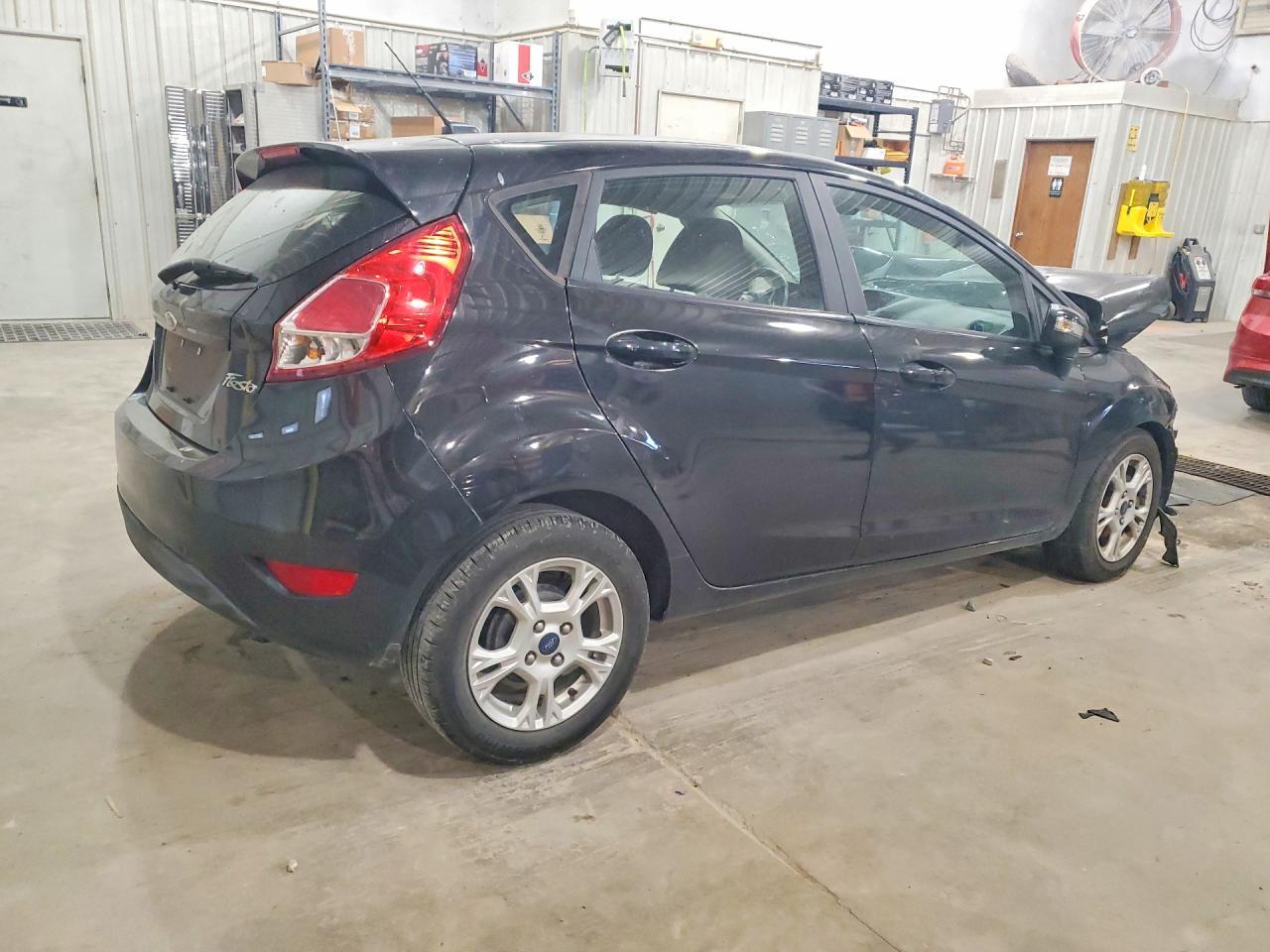 2015 Ford Fiesta Se - Image 3