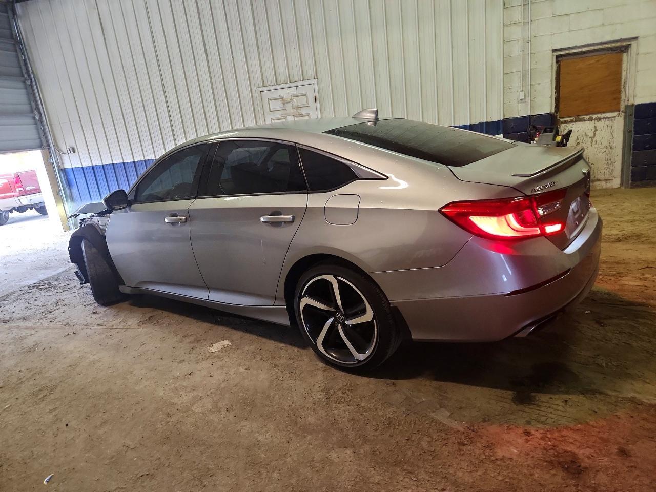 2019 Honda Accord Sport - Image 2