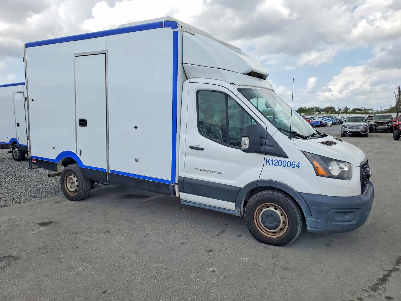 2020 Ford Transit Delivery Truck - Image 4