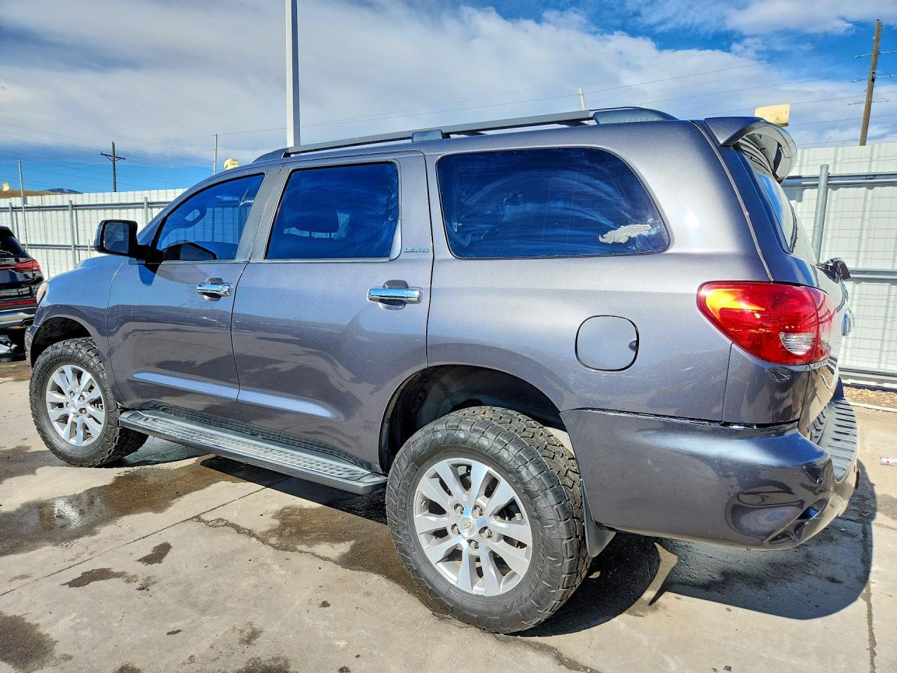 2011 Toyota Sequoia Limited - Фото 2