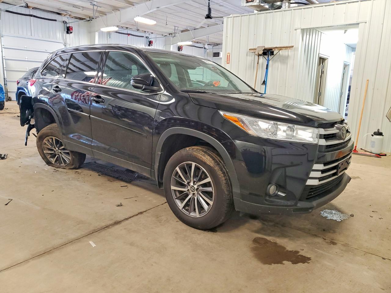 2019 Toyota Highlander Xle - Фото 4