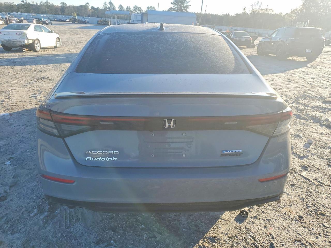 2023 Honda Accord Hybrid Sport-L - Image 6