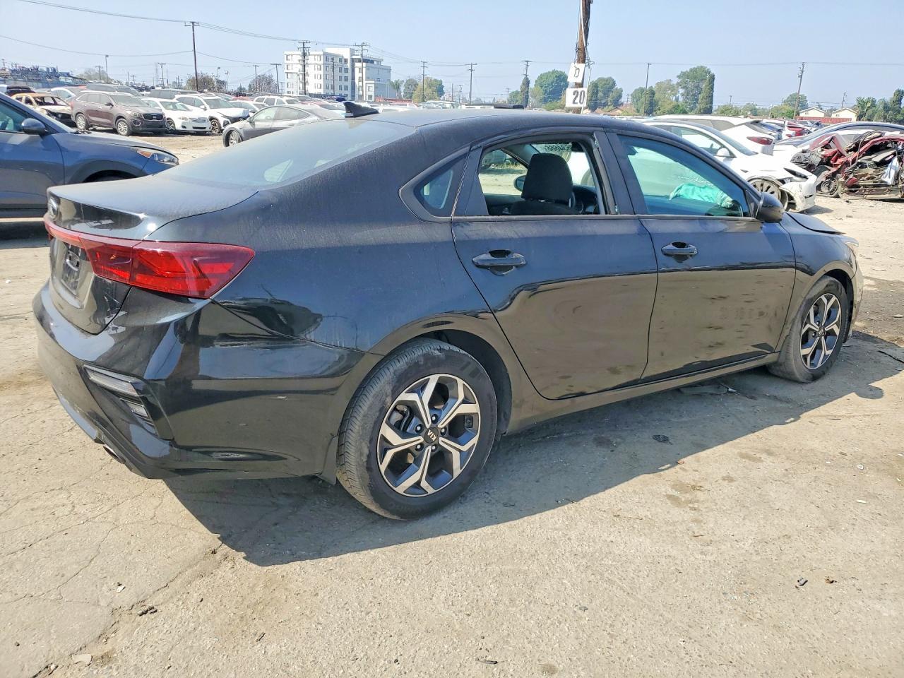 2020 Kia Forte Lxs - Фото 3