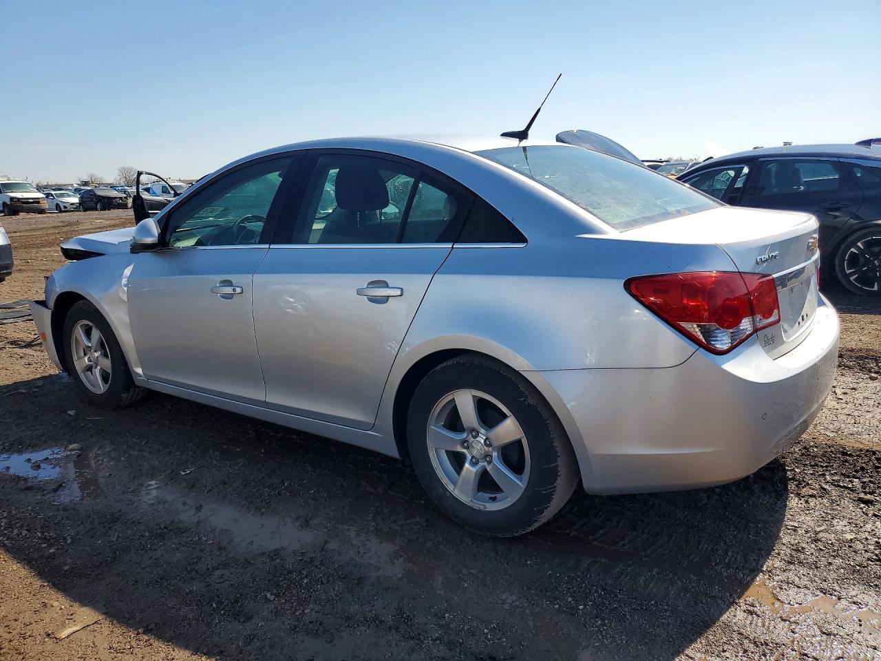 2012 Chevrolet Cruze Lt - Image 2