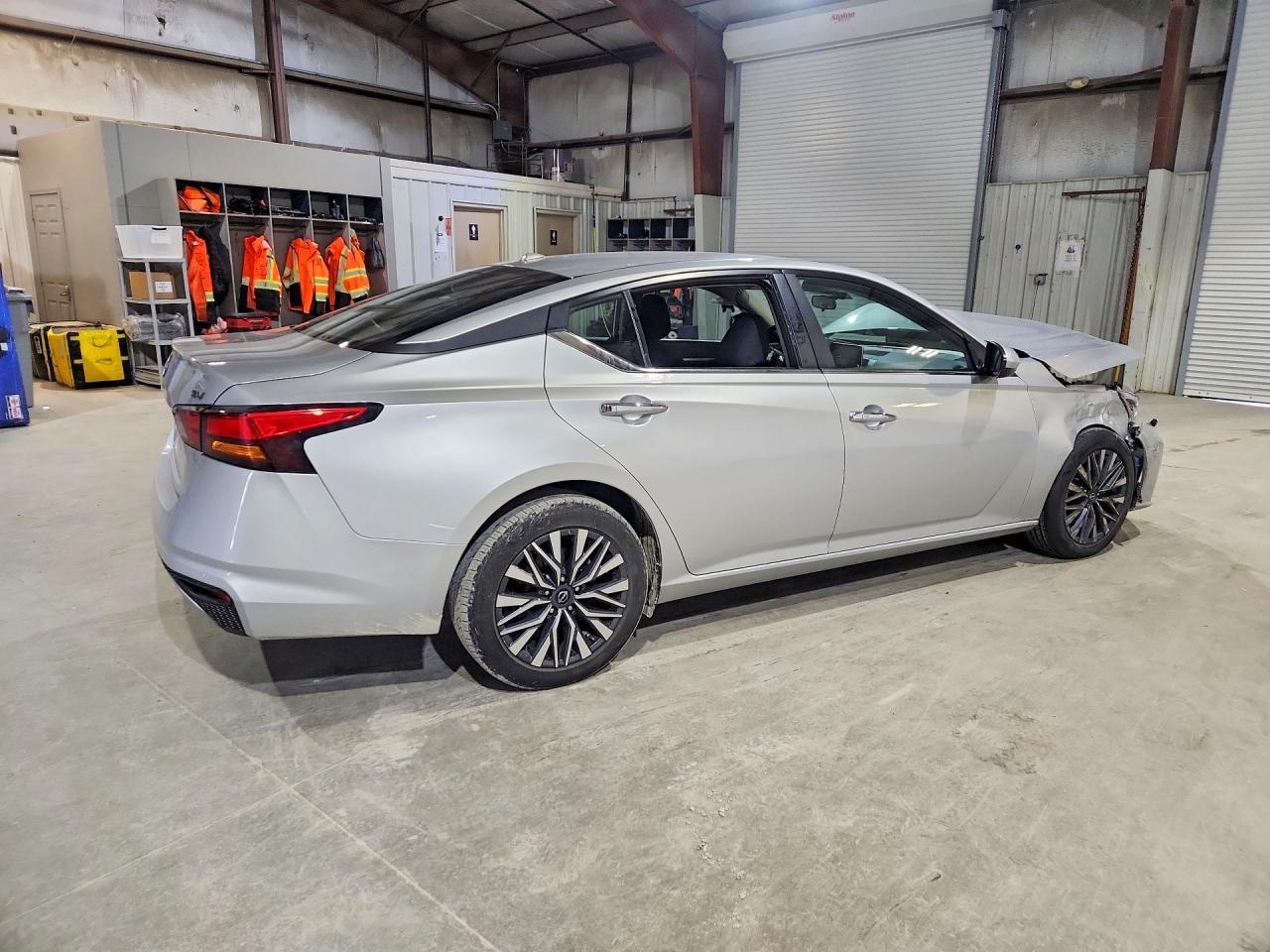2023 Nissan Altima 2.5 Sv - Image 3