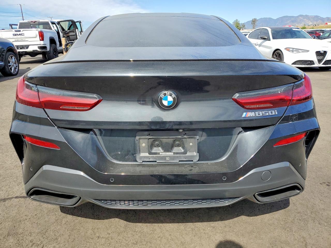 2022 BMW M850Xi - Image 6