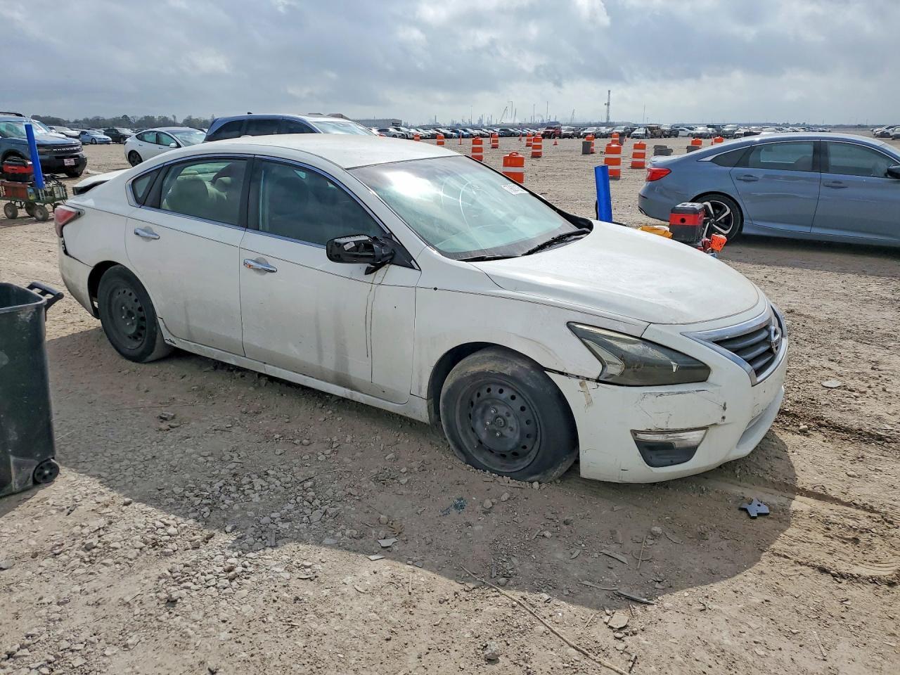 2015 Nissan Altima 2.5 S - Image 4