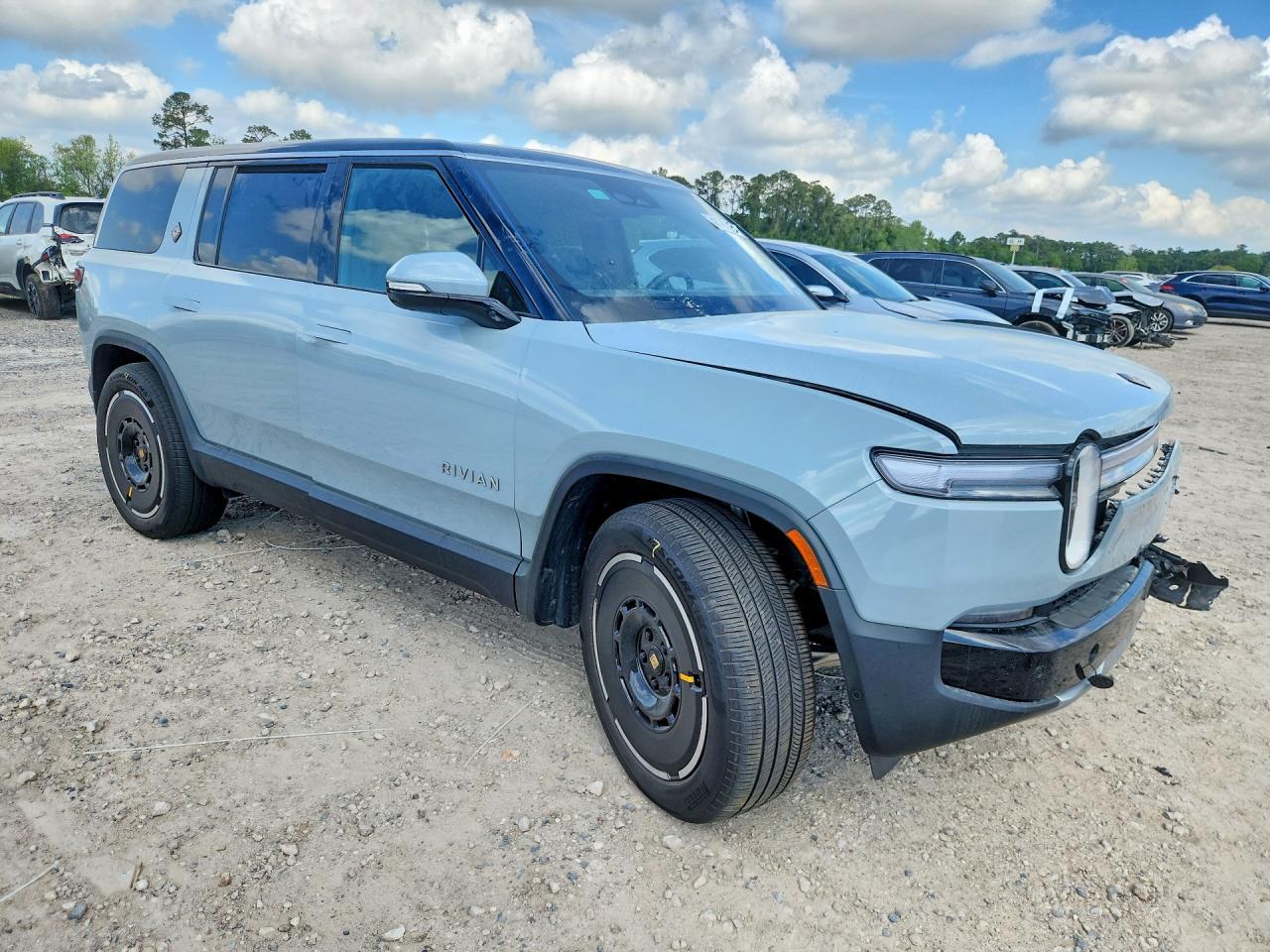 2025 Rivian R1S Adventure - Image 4