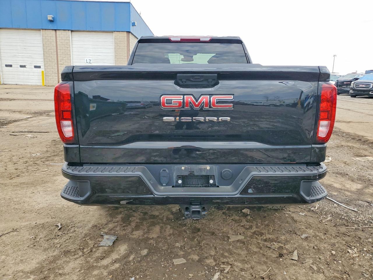 2023 GMC Sierra K1500 - Image 6