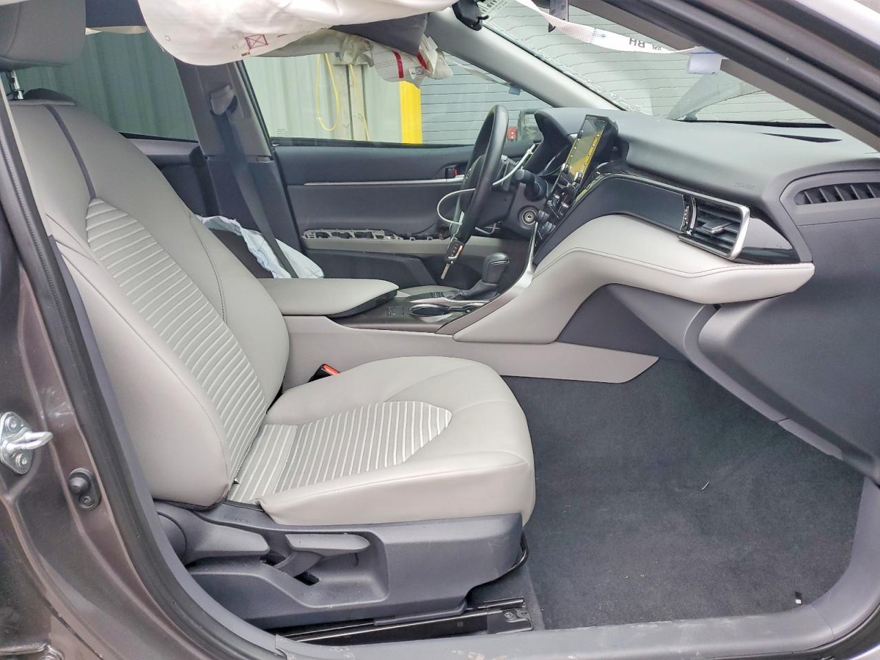 2024 Toyota Camry Se - Image 7