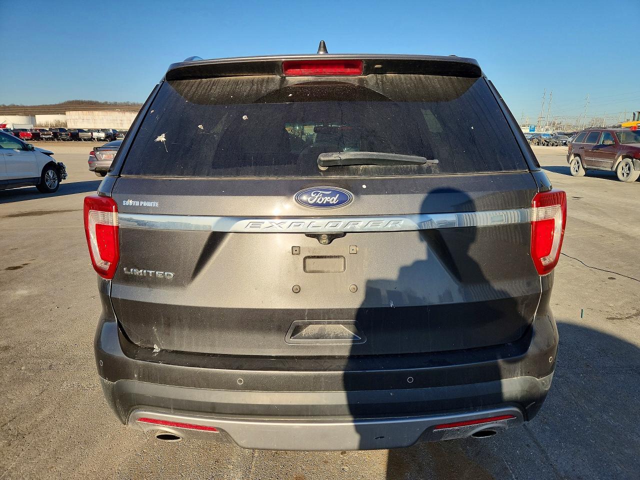 2016 Ford Explorer Limited - Image 6