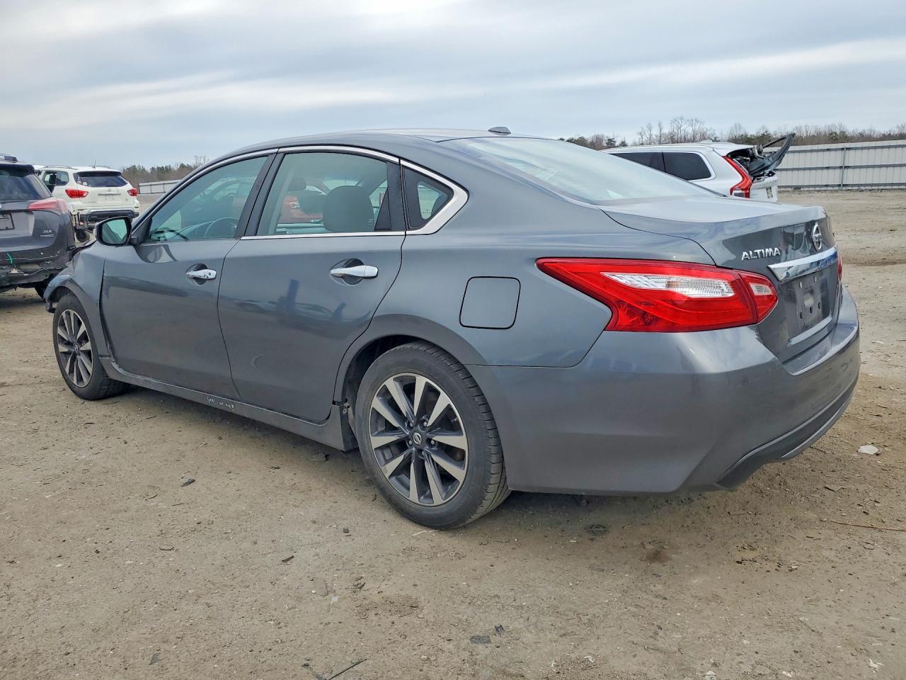 2017 Nissan Altima 2.5 Sl - Image 2