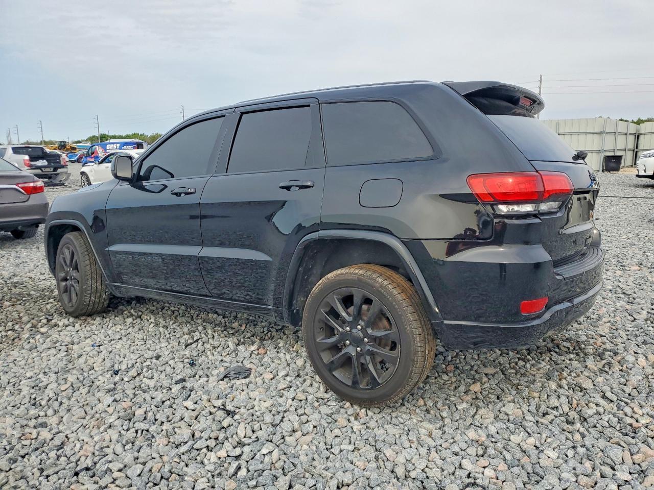 2018 Jeep Grand Cherokee Laredo - Фото 2