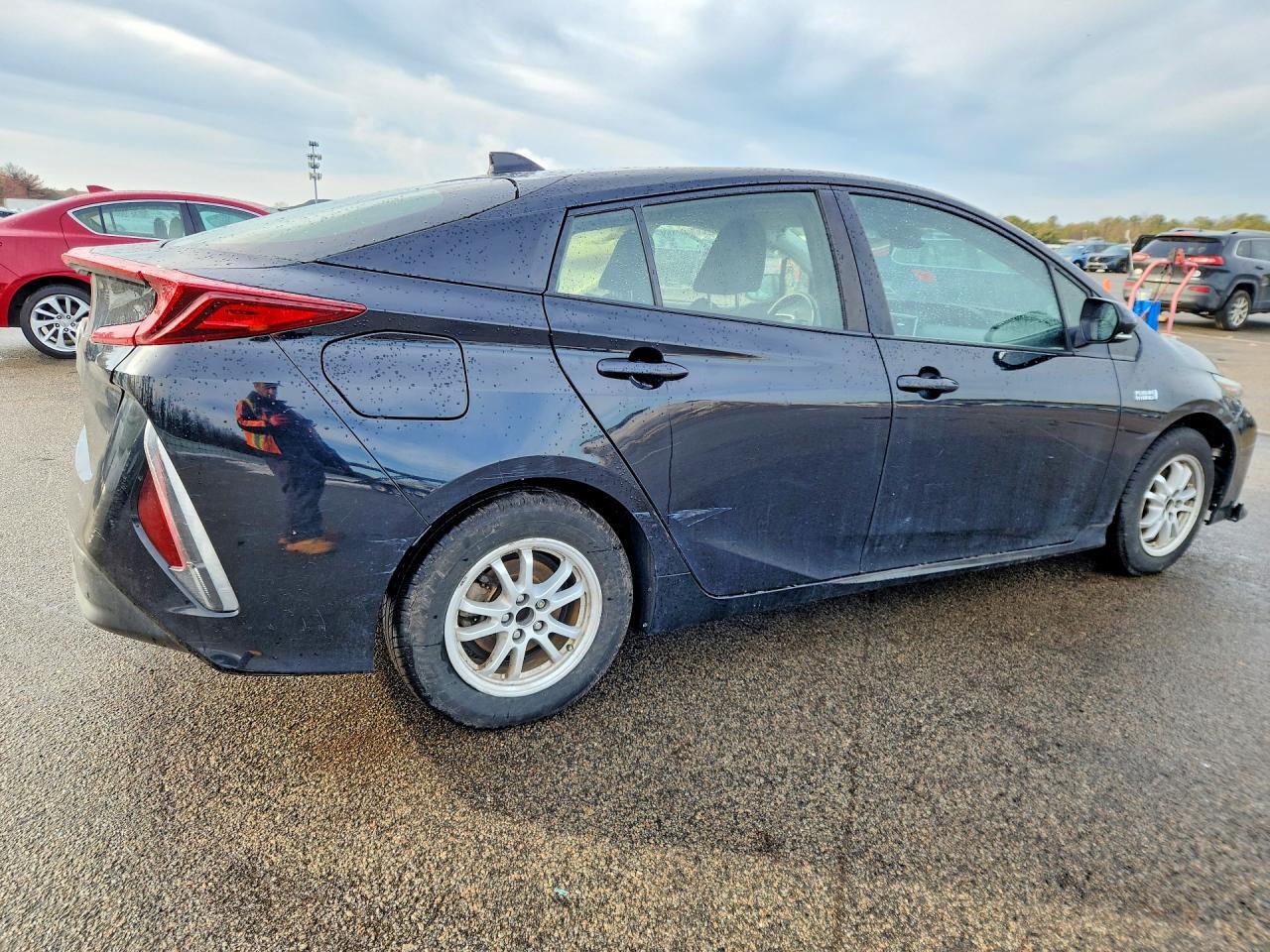 2021 Toyota Prius Prime Le - Фото 3