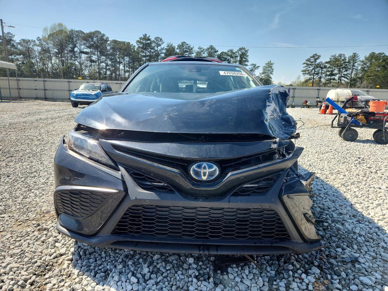 2024 Toyota Camry Hybrid Se - Image 5