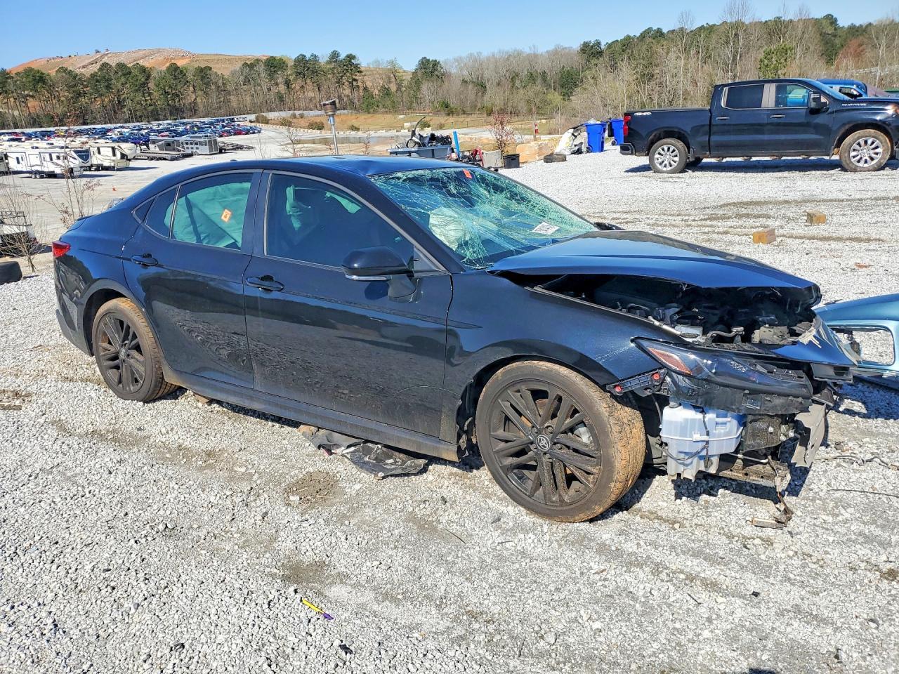 2025 Toyota Camry Se - Image 4