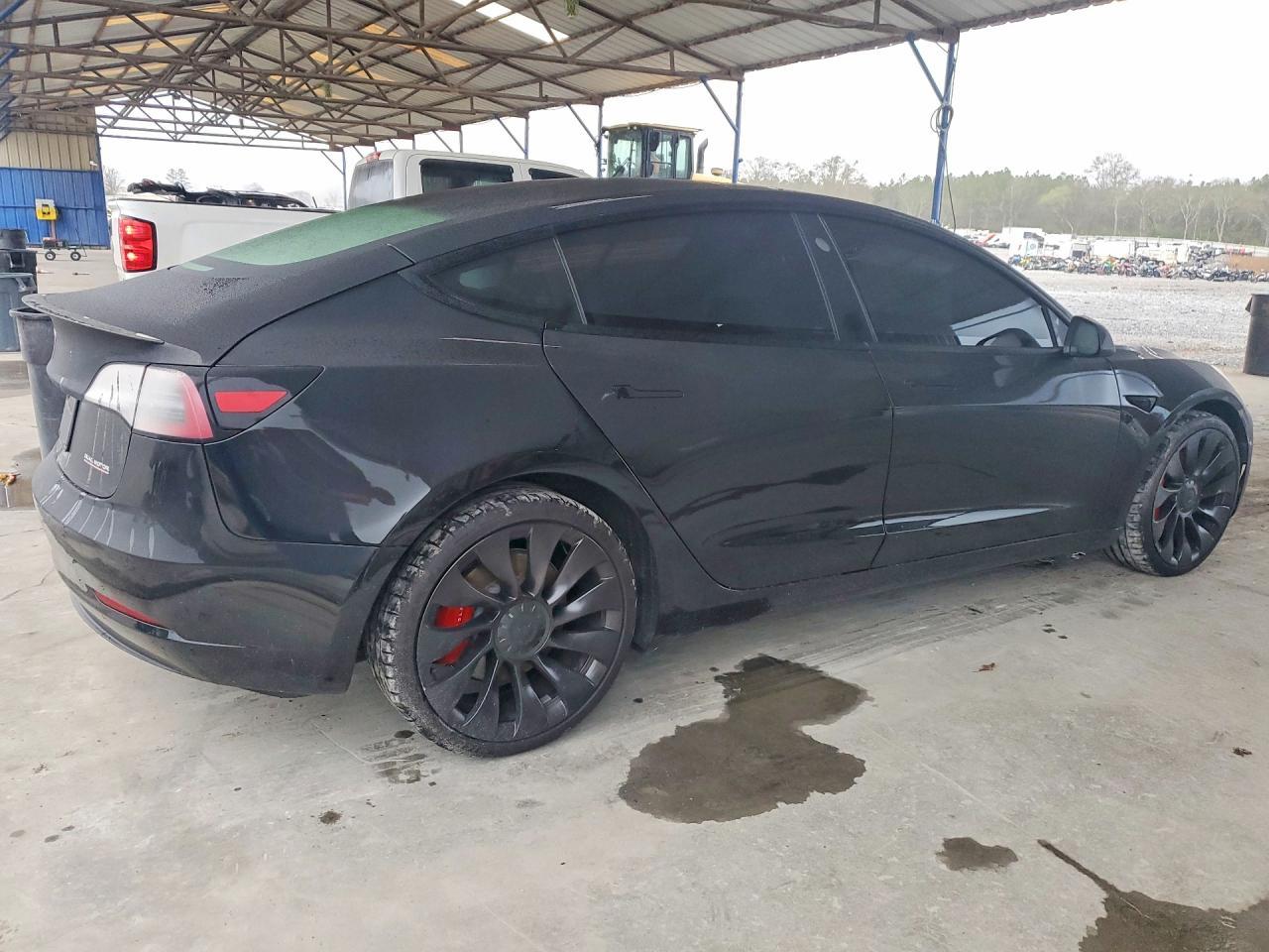 2022 Tesla Model 3 - Фото 3