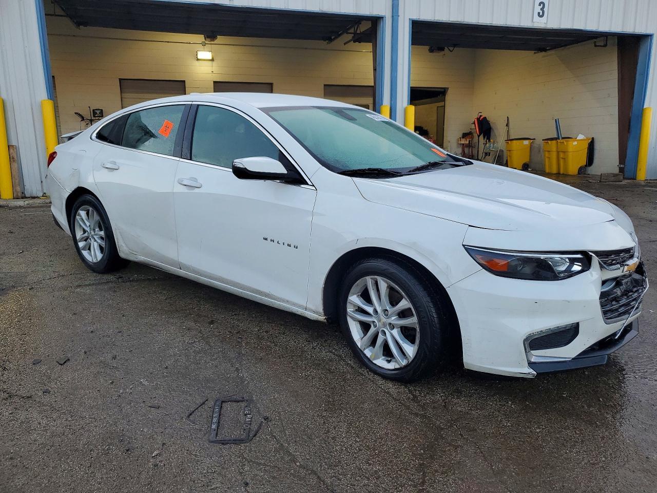 2017 Chevrolet Malibu Lt - Image 4