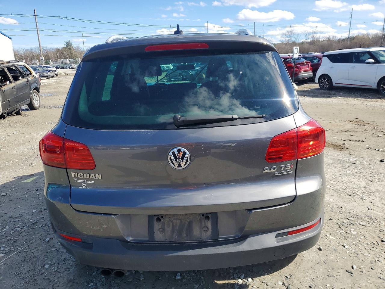 2014 Volkswagen Tiguan S - Image 6