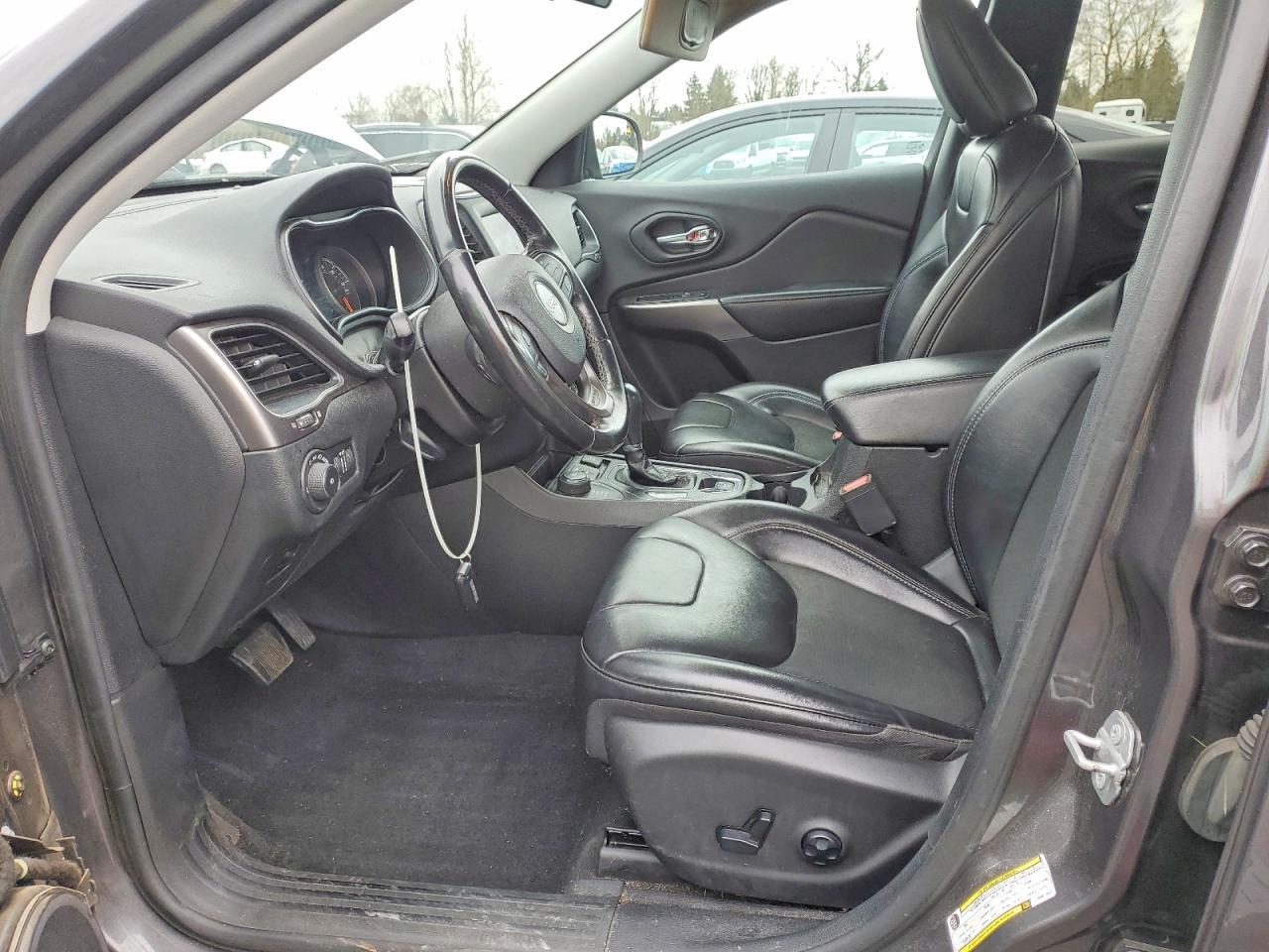 2019 Jeep Cherokee Latitude Plus - Image 7