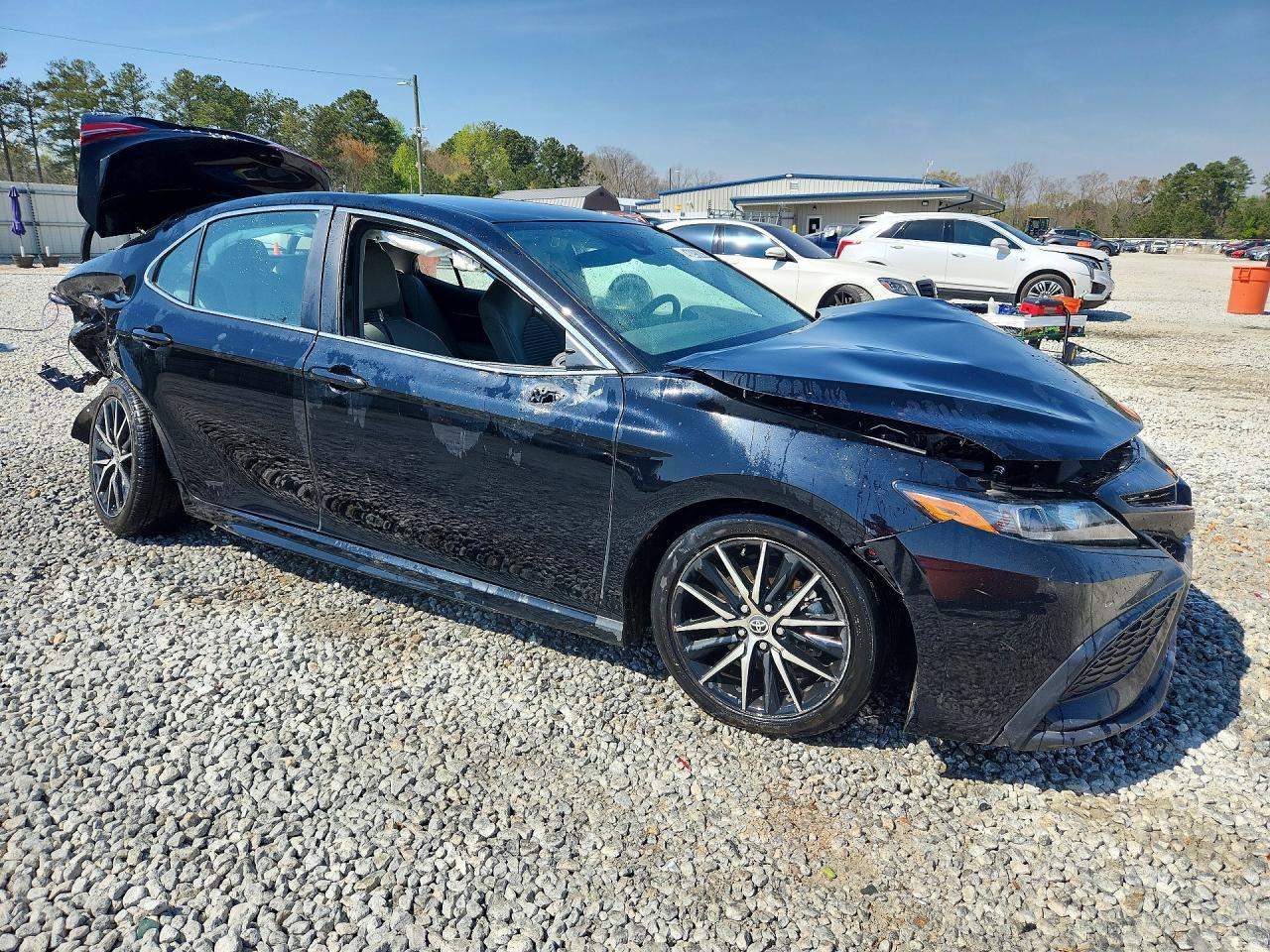2024 Toyota Camry Hybrid Se - Image 4