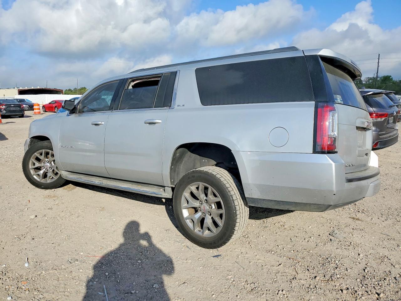 2015 GMC Yukon Xl C1500 Sle - Image 3