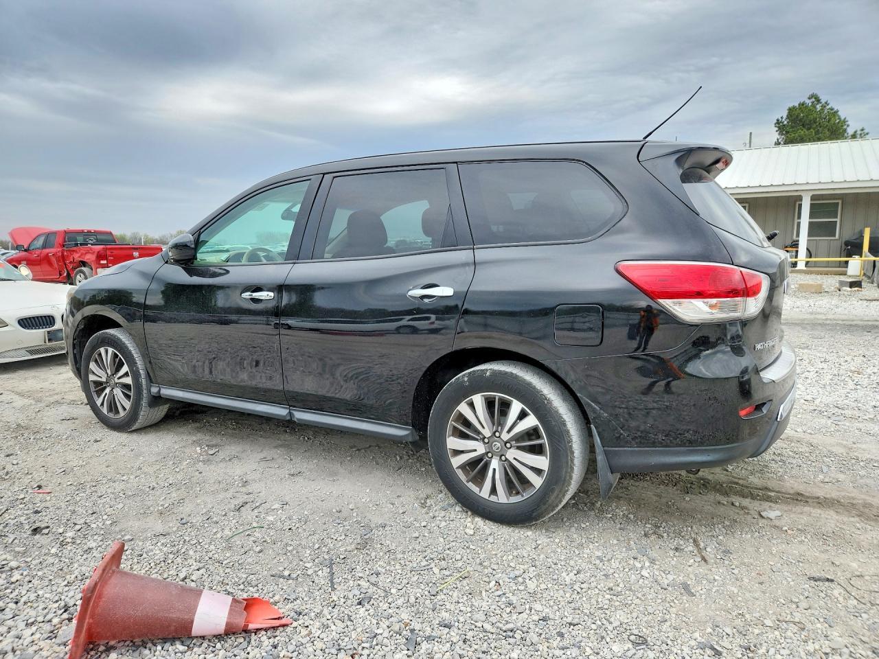 2014 Nissan Pathfinder S - Фото 2