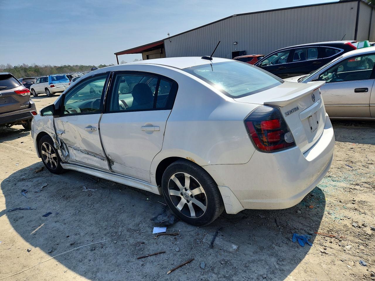 2012 Nissan Sentra 2.0 - Фото 2