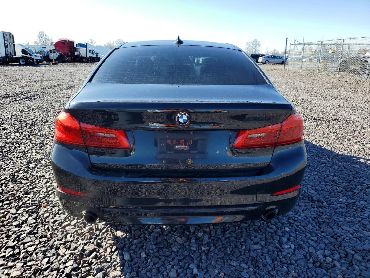 2018 BMW 530Xe - Фото 6