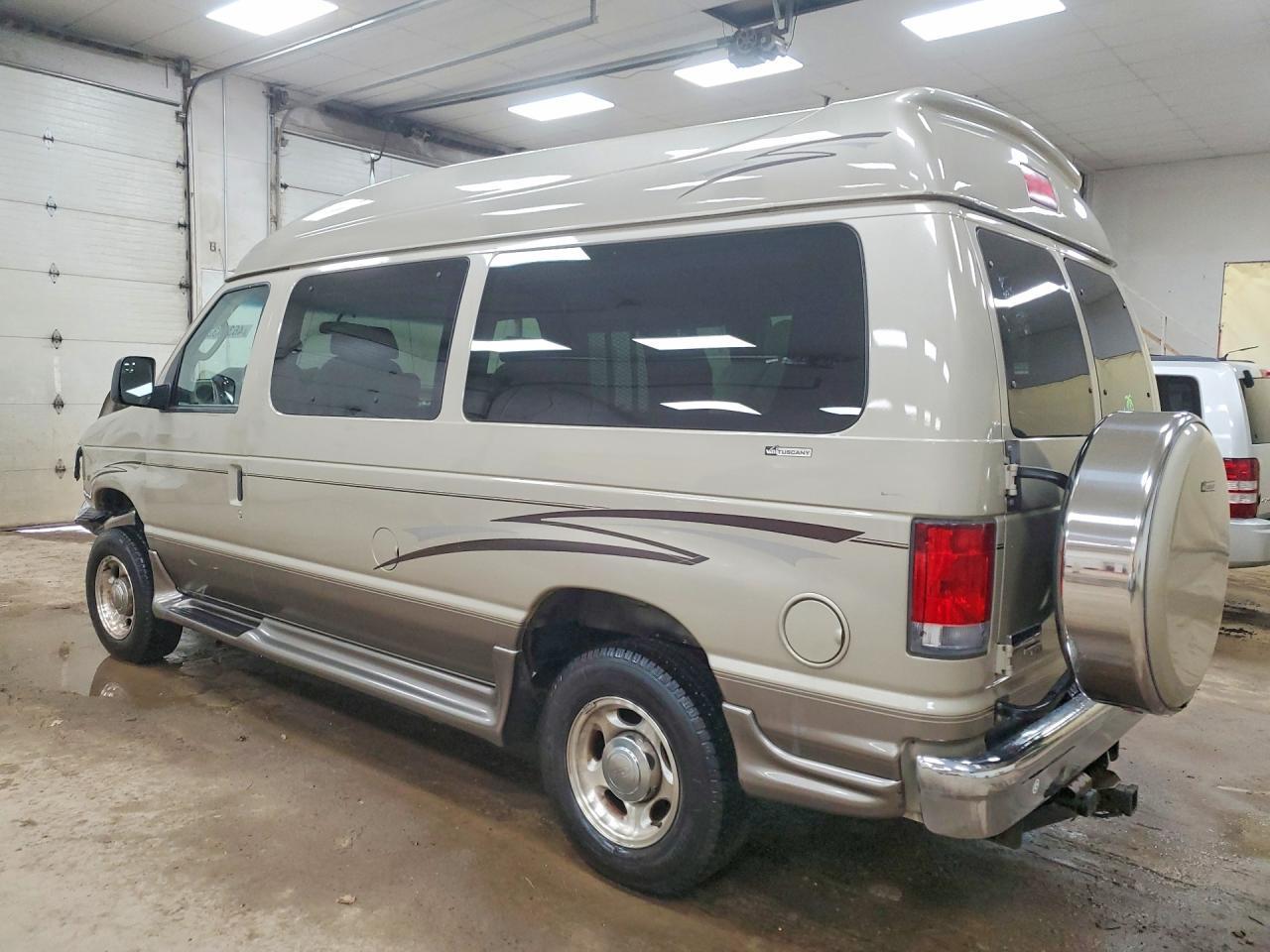 2014 Ford Econoline E150 Van - Image 2