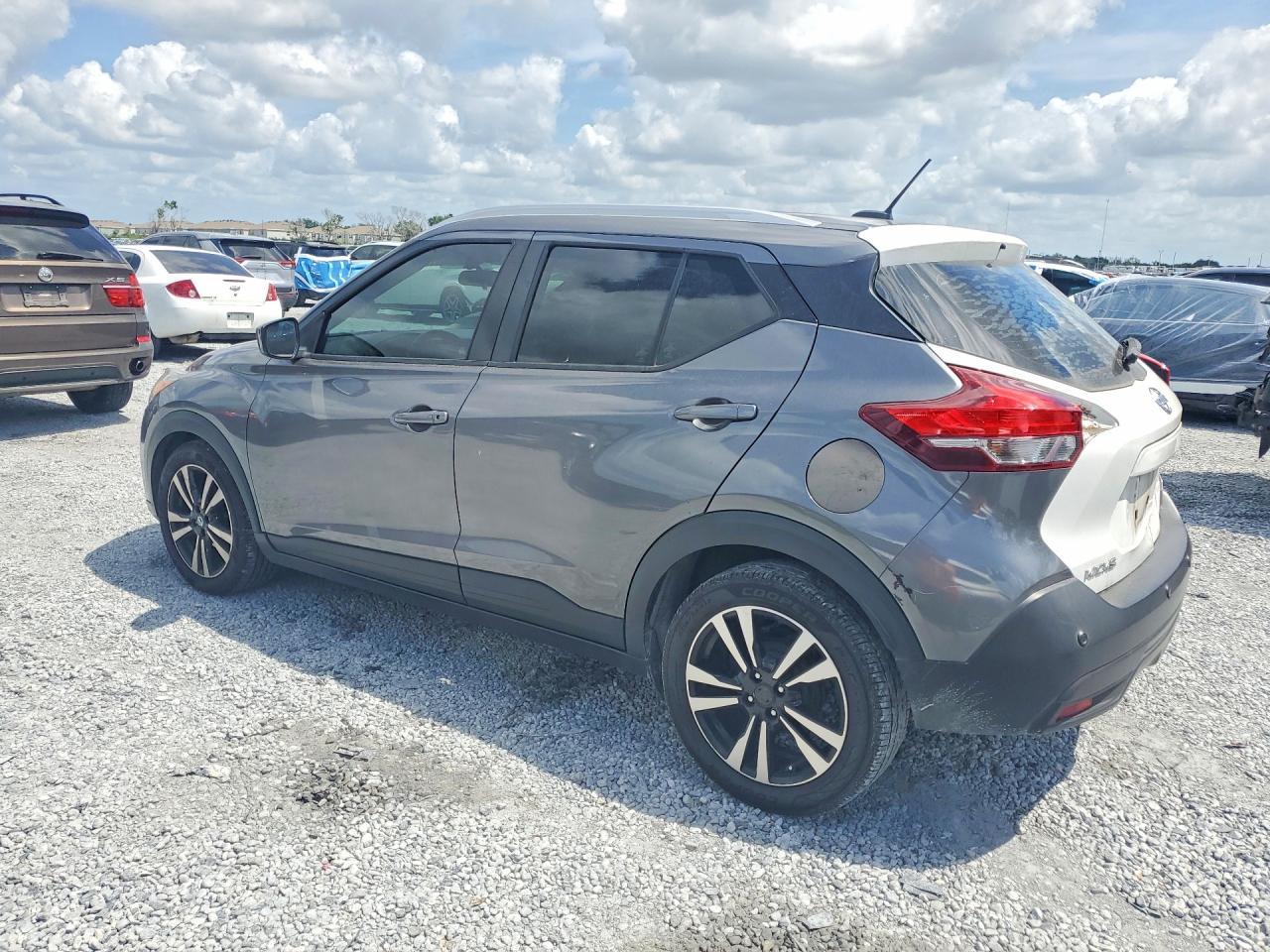 2020 Nissan Kicks Sv - Image 2