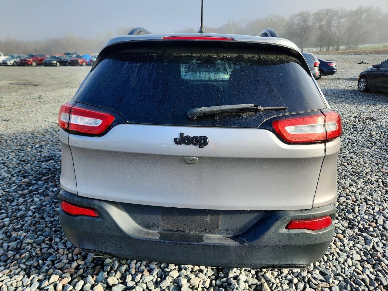 2018 Jeep Cherokee Latitude - Image 6