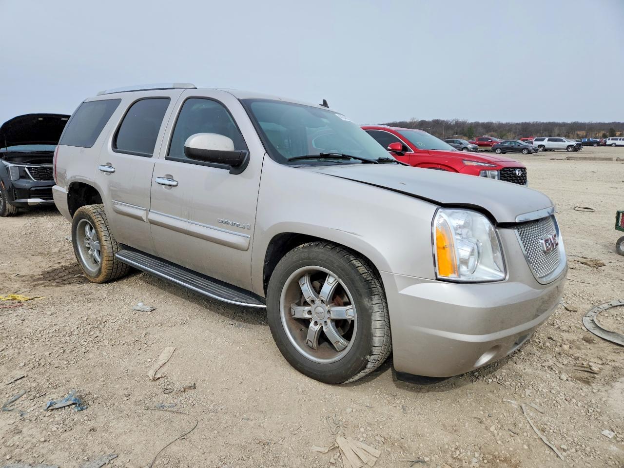 2007 GMC Yukon Denali - Фото 4
