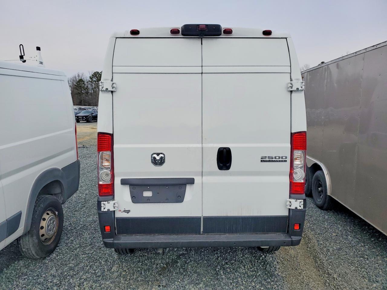 2025 Ram Promaster 2500 Delivery Van - Фото 6