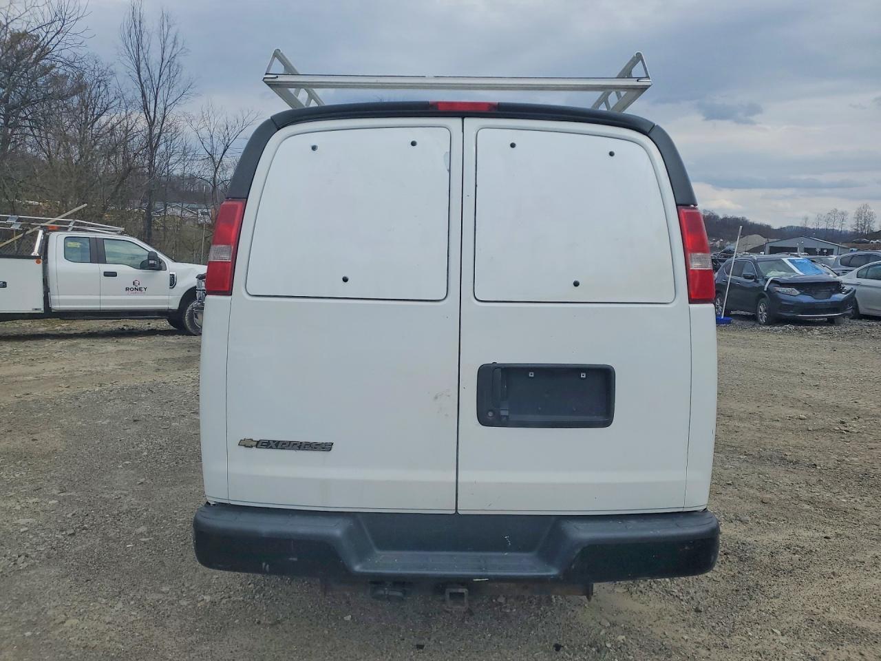 2019 Chevrolet Express 2500 Cargo Utility / Service Van - Image 6