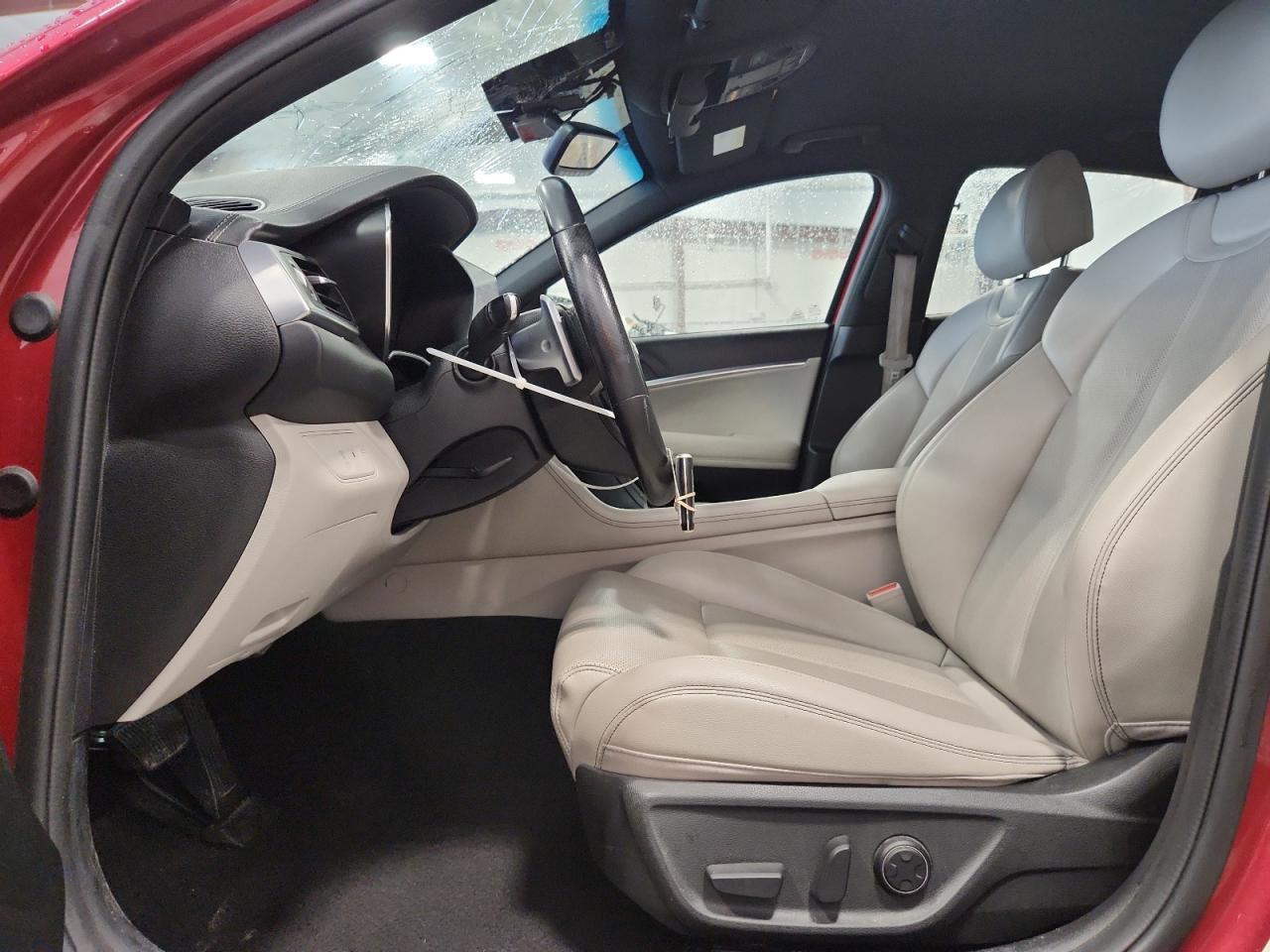 2022 Genesis G70 Base - Фото 7