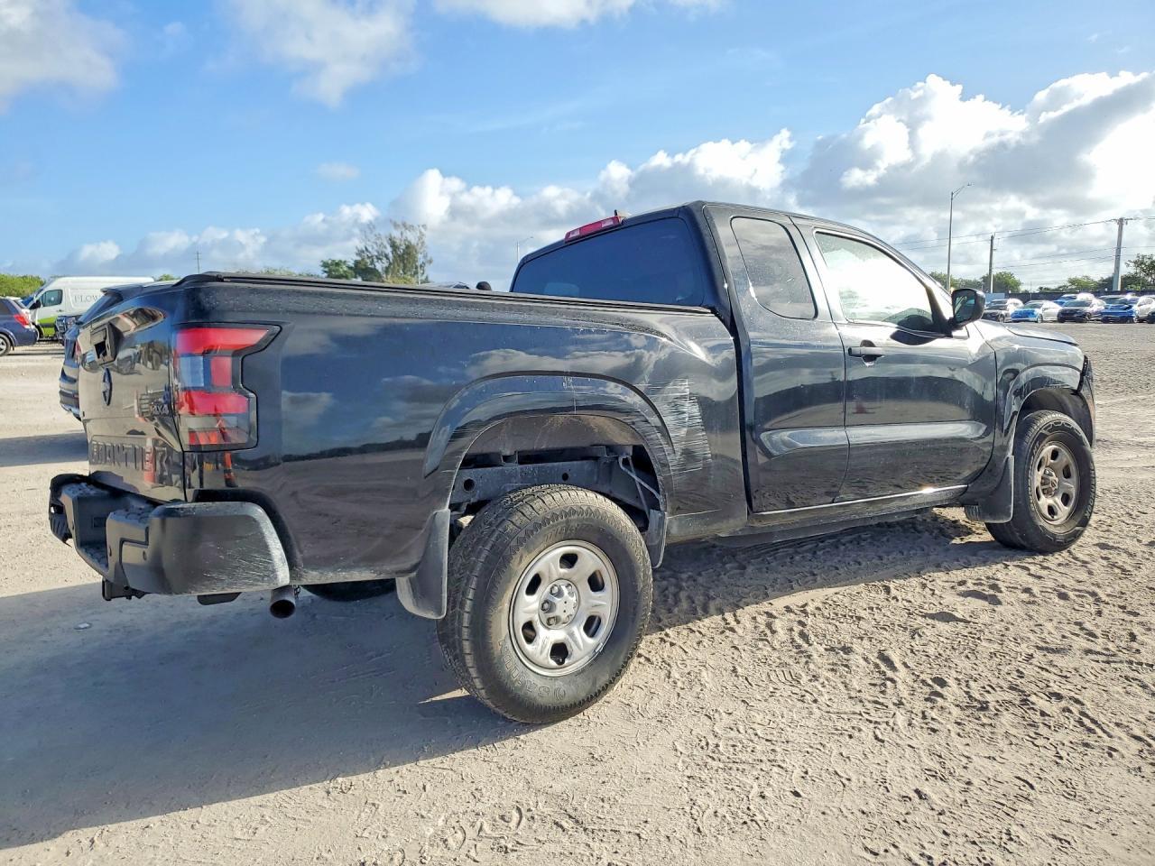 2022 Nissan Frontier S - Image 3