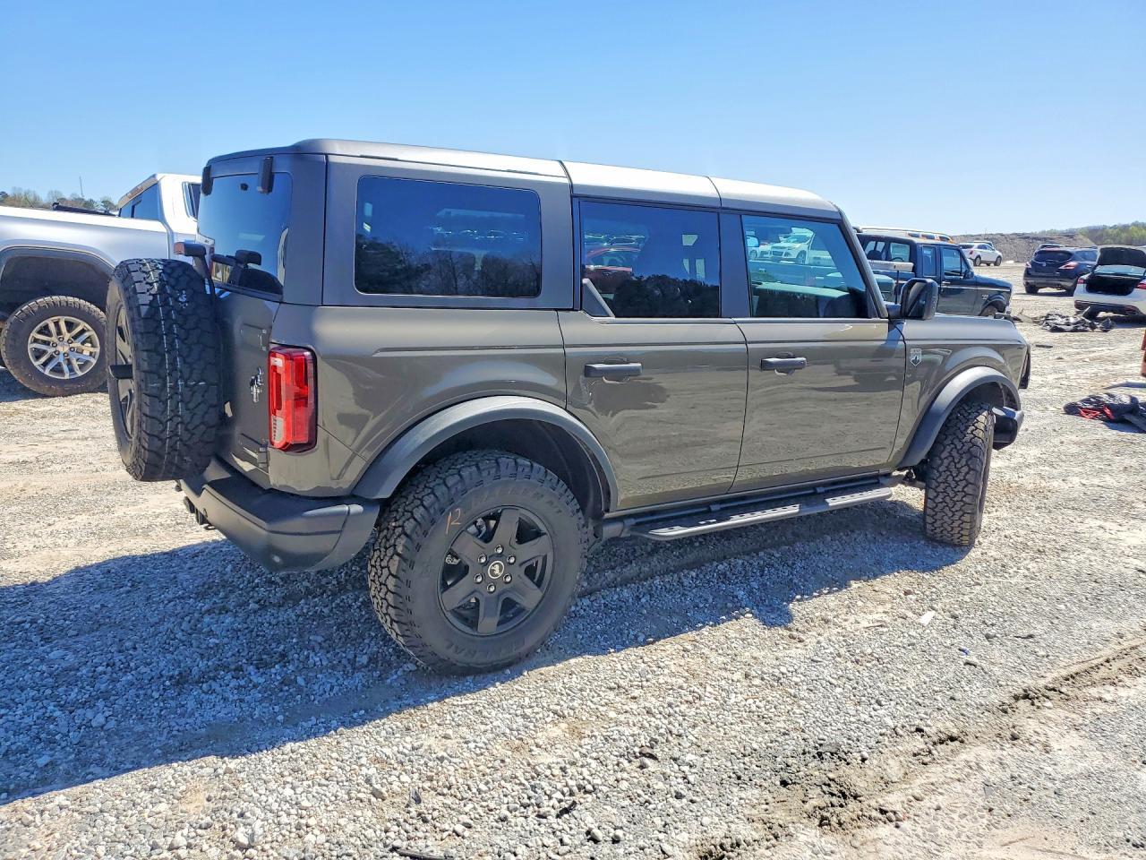 2025 Ford Bronco Big Bend - Image 3