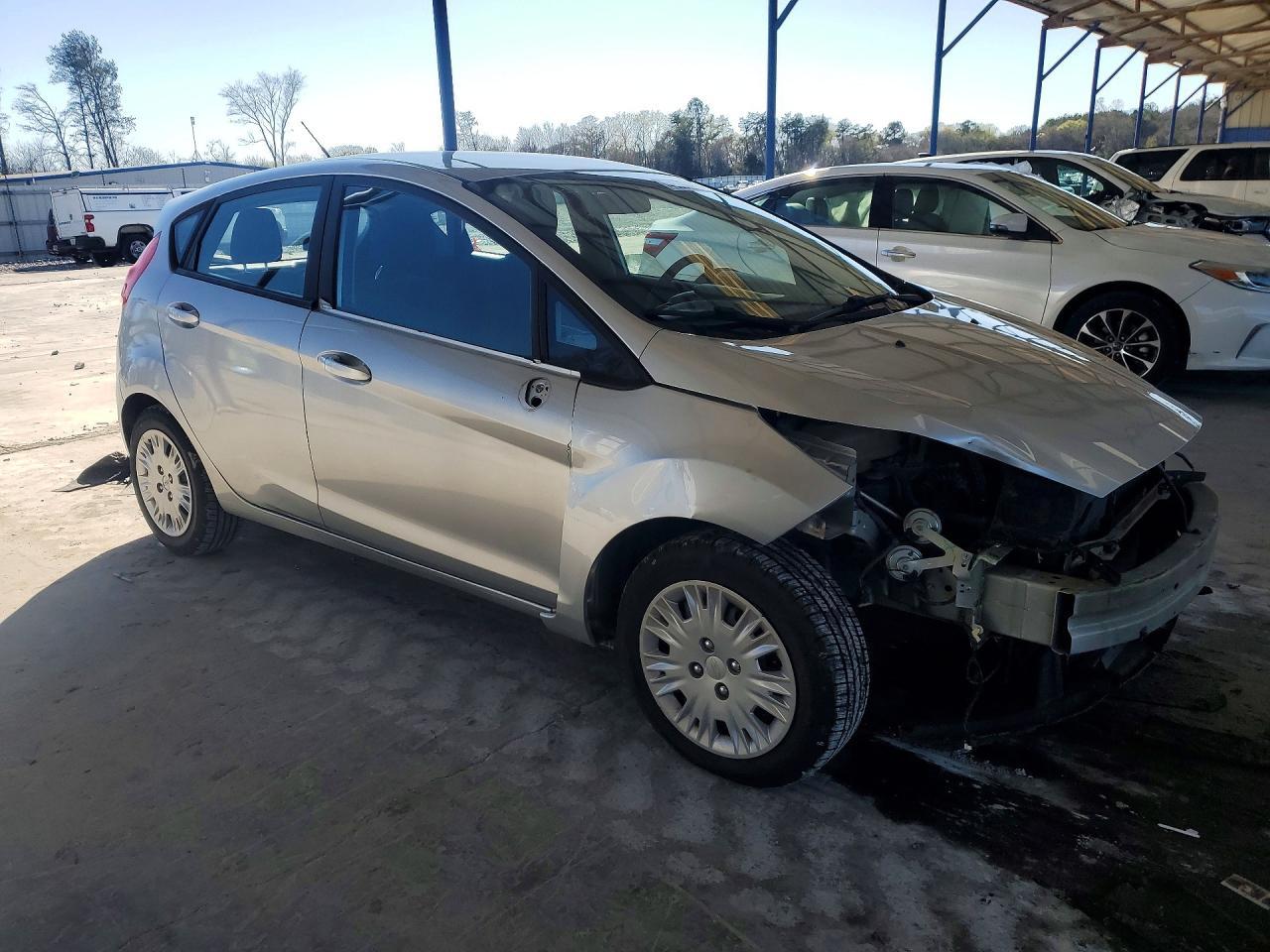 2016 Ford Fiesta S - Image 4