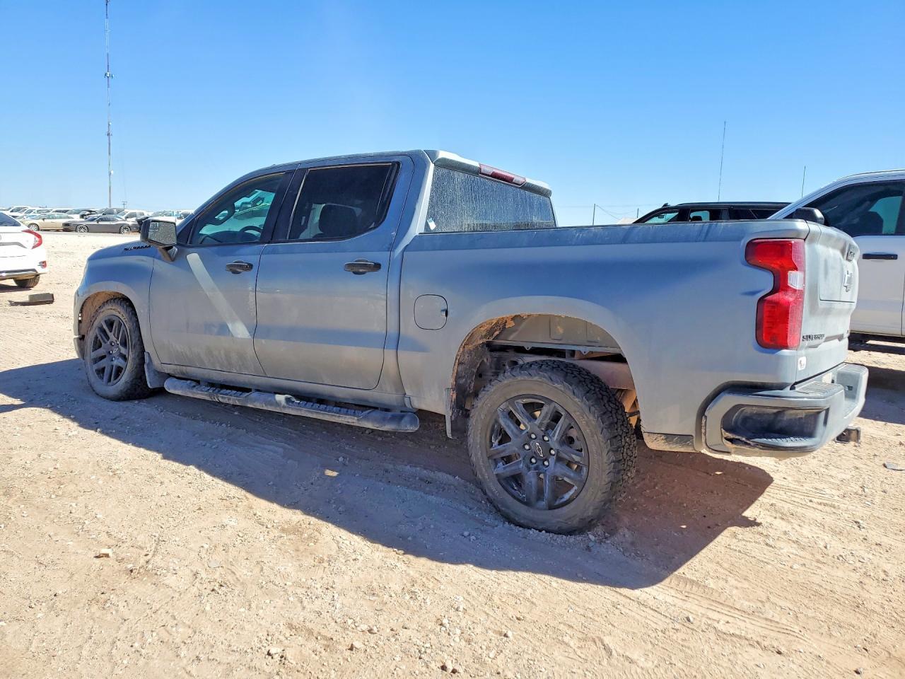 2024 Chevrolet Silverado - Фото 2