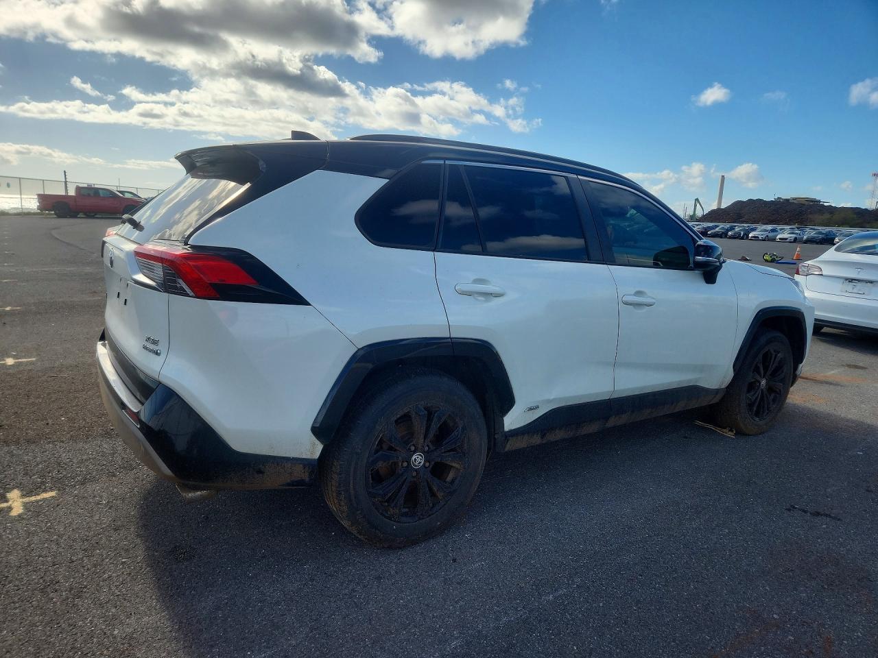 2022 Toyota Rav4 Hybrid Xse - Image 3