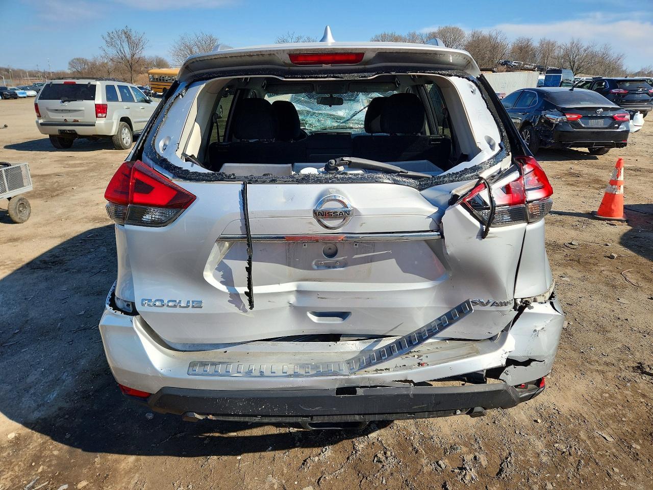 2017 Nissan Rogue Sv - Image 6
