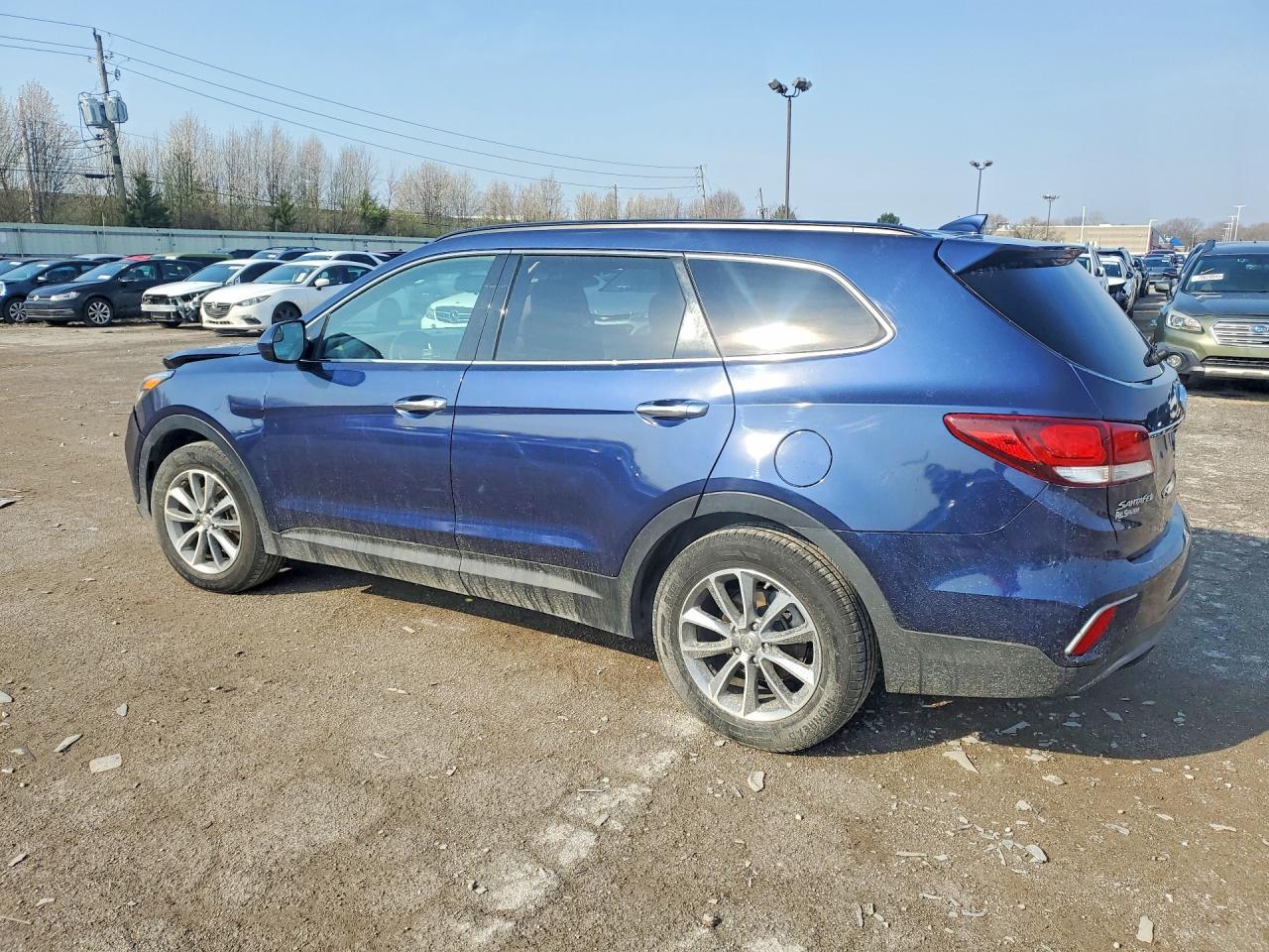 2017 Hyundai Santa Fe Se - Фото 2