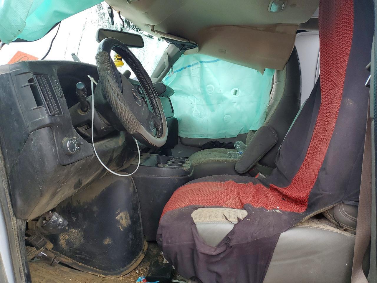 2021 GMC Savana 2500 Cargo Utility / Service Van - Image 7