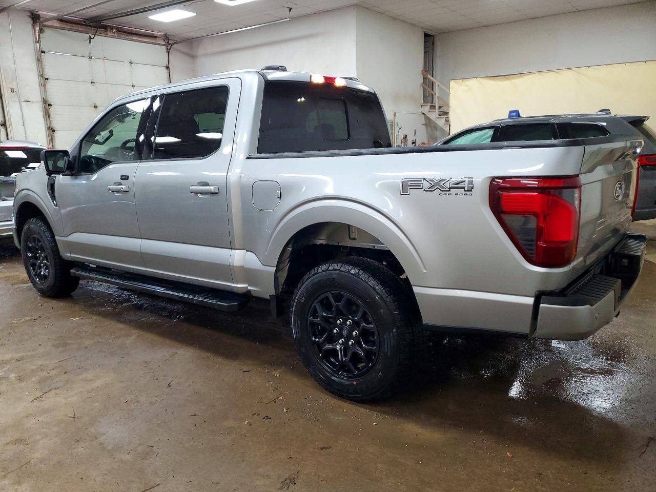 2025 Ford F150 Xlt - Фото 2