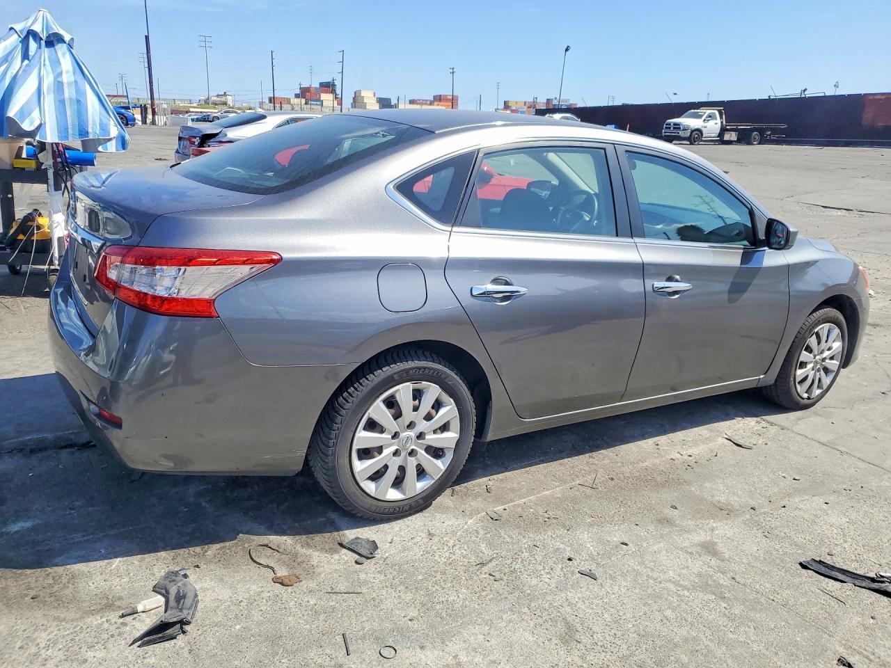 2015 Nissan Sentra - Фото 3