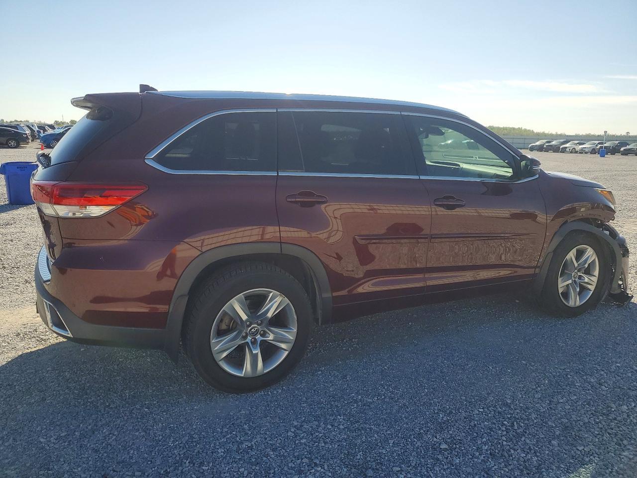 2017 Toyota Highlander Limited - Фото 3