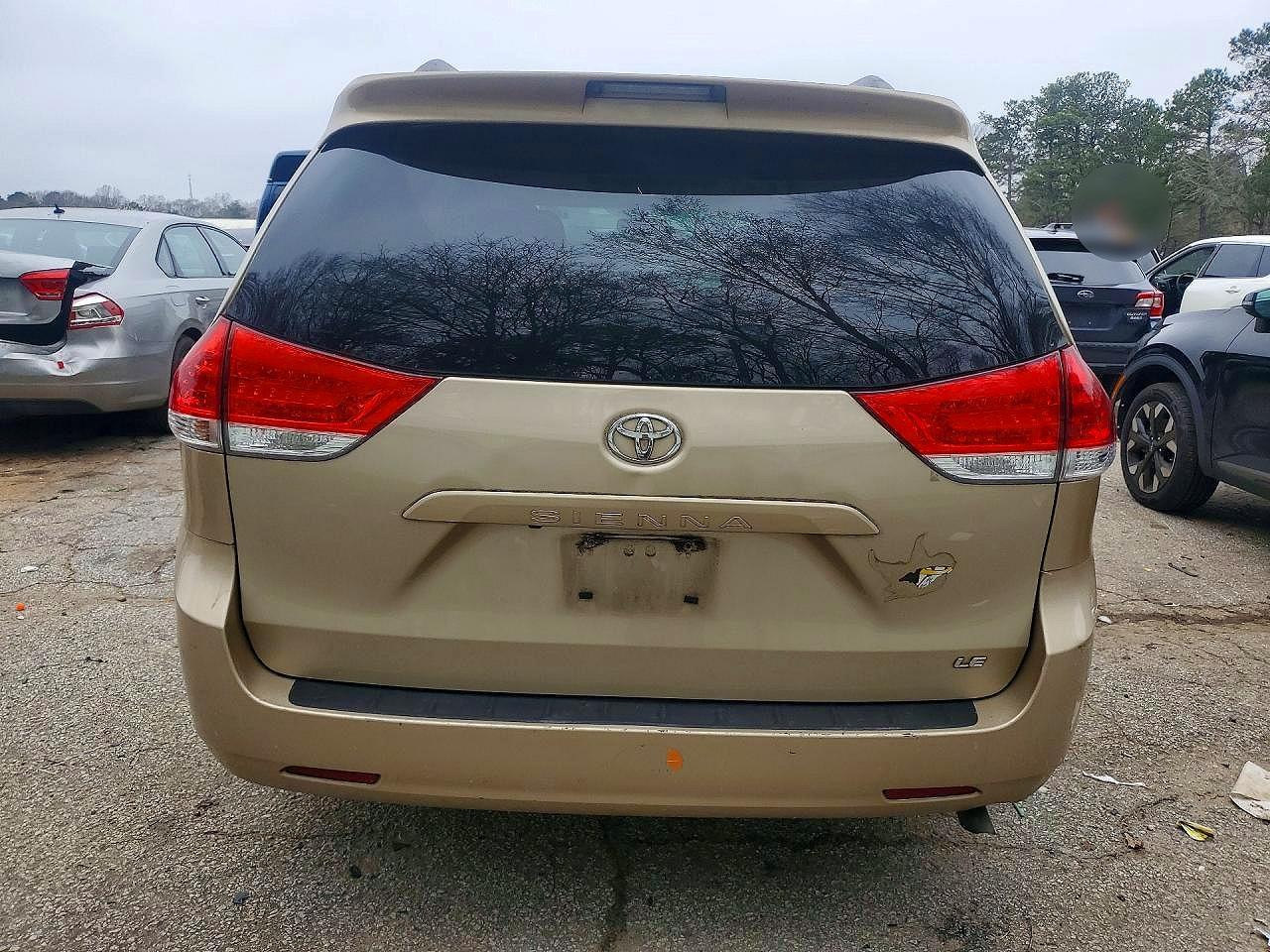2014 Toyota Sienna Le 8-Passenger - Фото 6